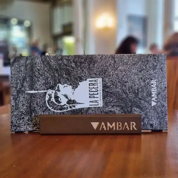 4 trucos esenciales para mejorar la carta de tu restaurante y aumentar las ventas 2 portamenu efecto piedra