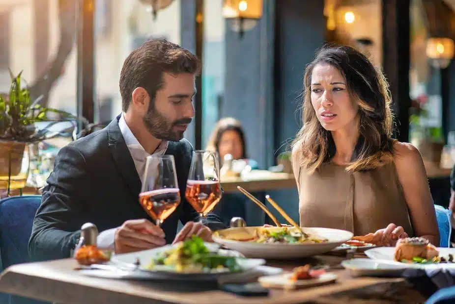 Cómo la Música Adecuada en Restaurantes Mejora la Experiencia del Cliente: Guía para Propietarios 8 música adecuada en restaurantes