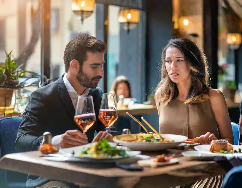 Cómo la Música Adecuada en Restaurantes Mejora la Experiencia del Cliente: Guía para Propietarios 3 música adecuada en restaurantes